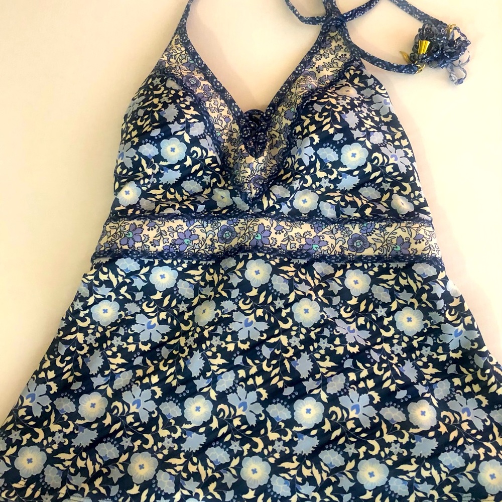 Jessica Simpson Tankini